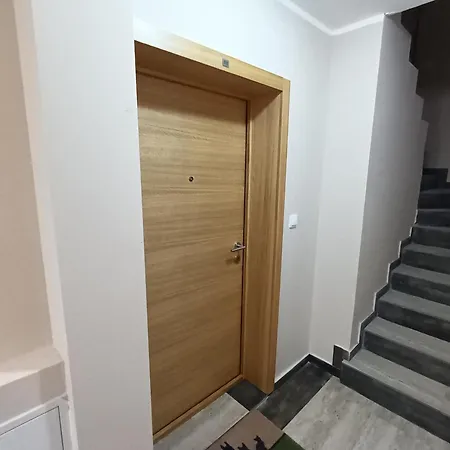 Апартаменты Garden View In The Downtown Нови-Сад